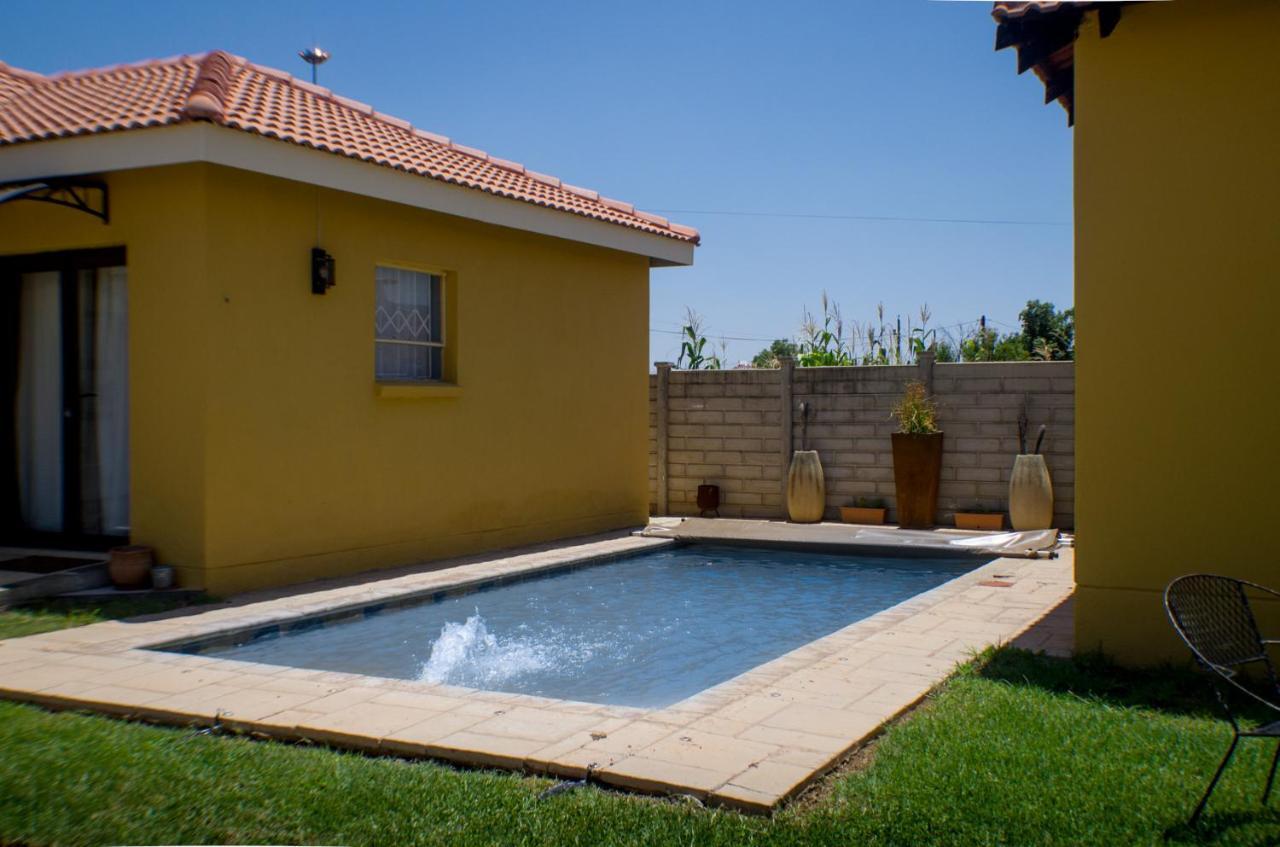 Seroloana Guest House Рустенбург Екстериор снимка