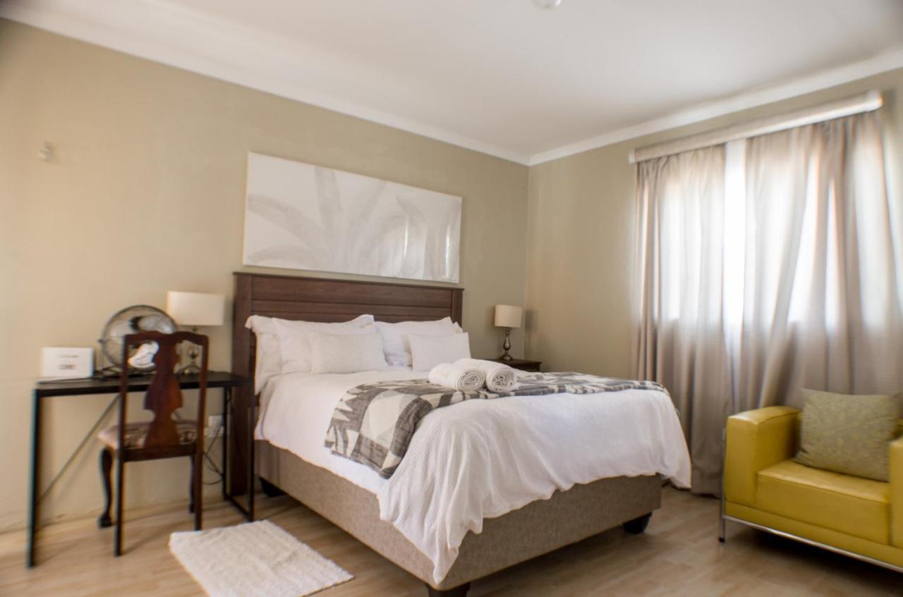 Seroloana Guest House Рустенбург Екстериор снимка