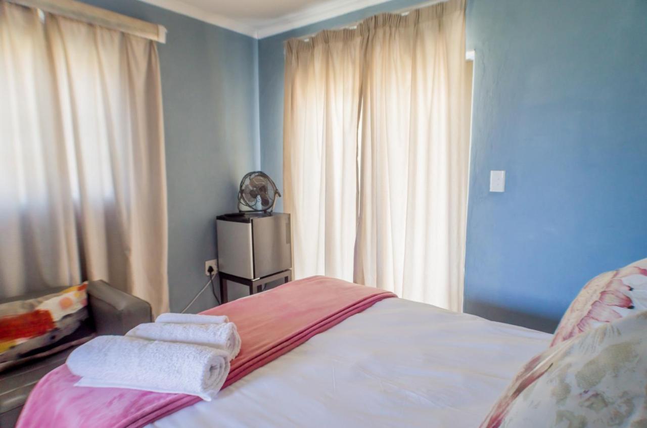 Seroloana Guest House Рустенбург Екстериор снимка