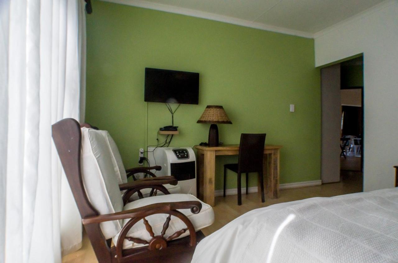 Seroloana Guest House Рустенбург Екстериор снимка