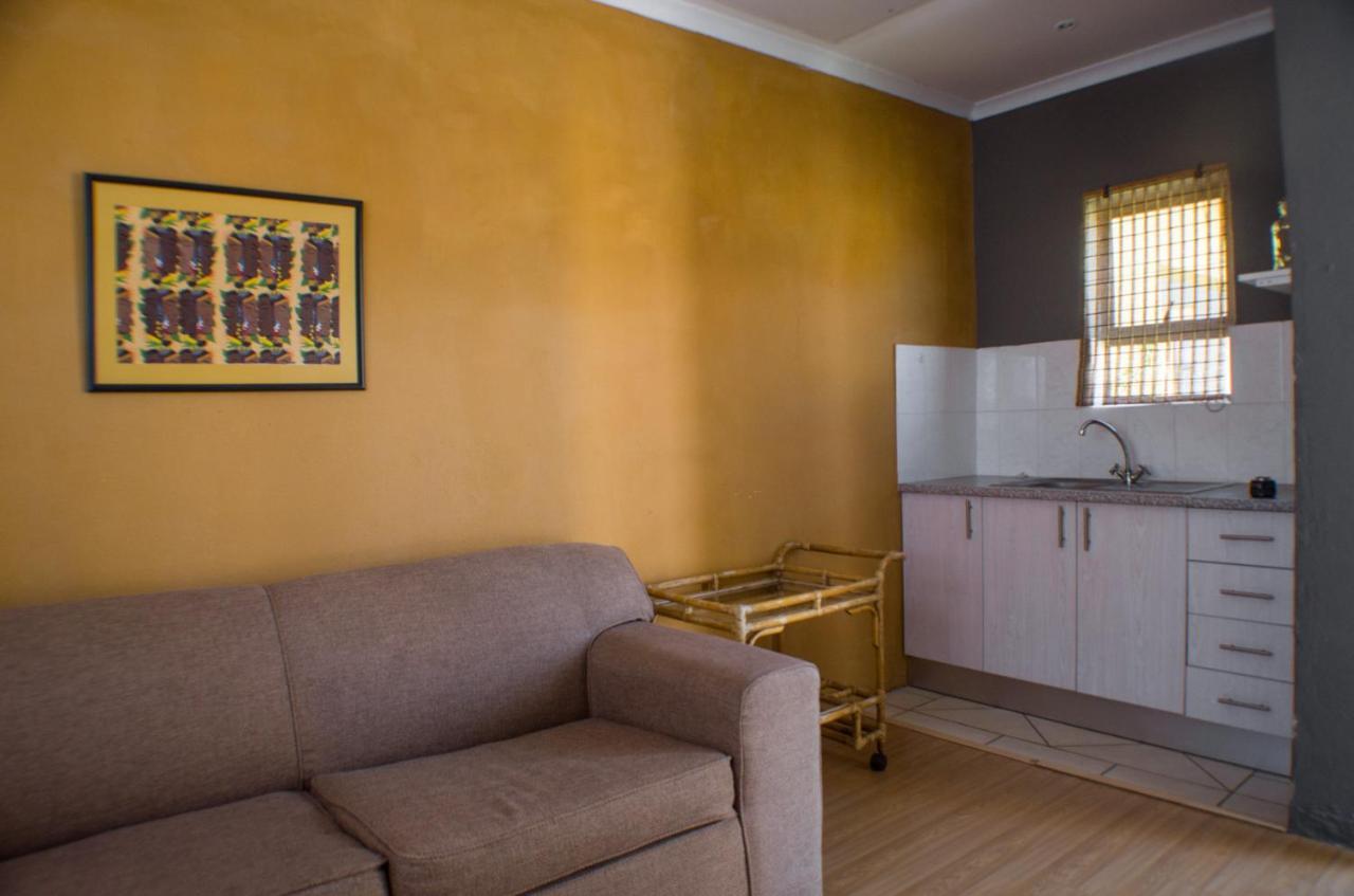 Seroloana Guest House Рустенбург Екстериор снимка