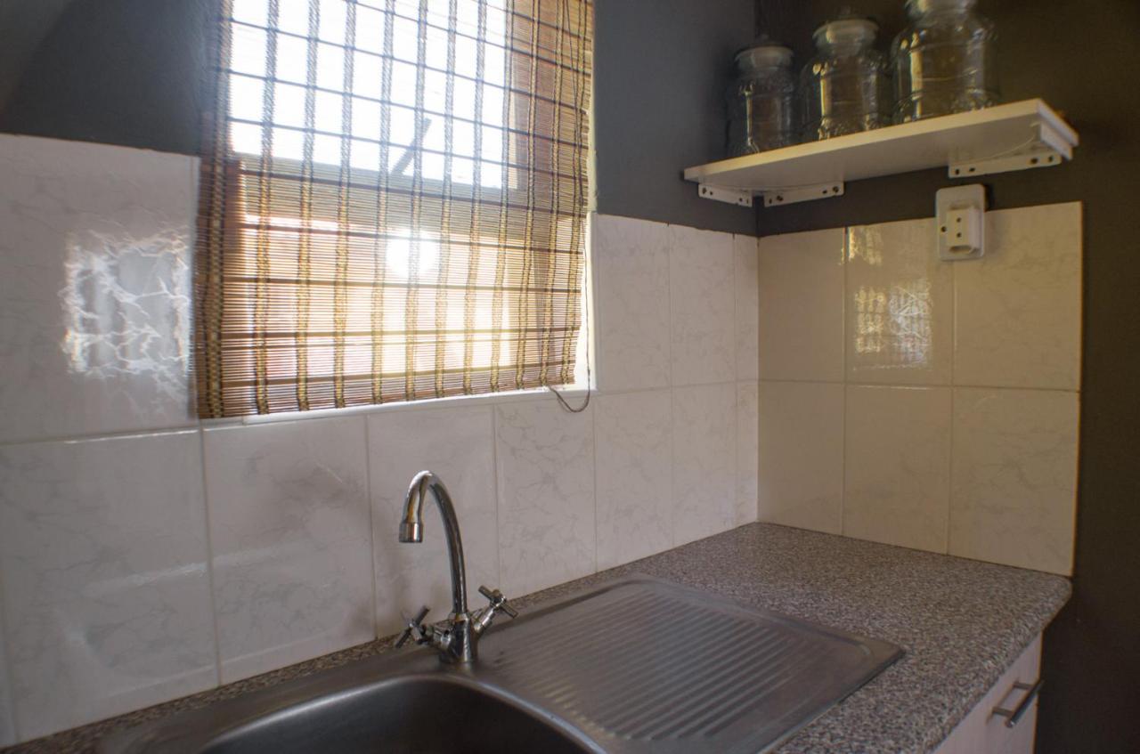 Seroloana Guest House Рустенбург Екстериор снимка