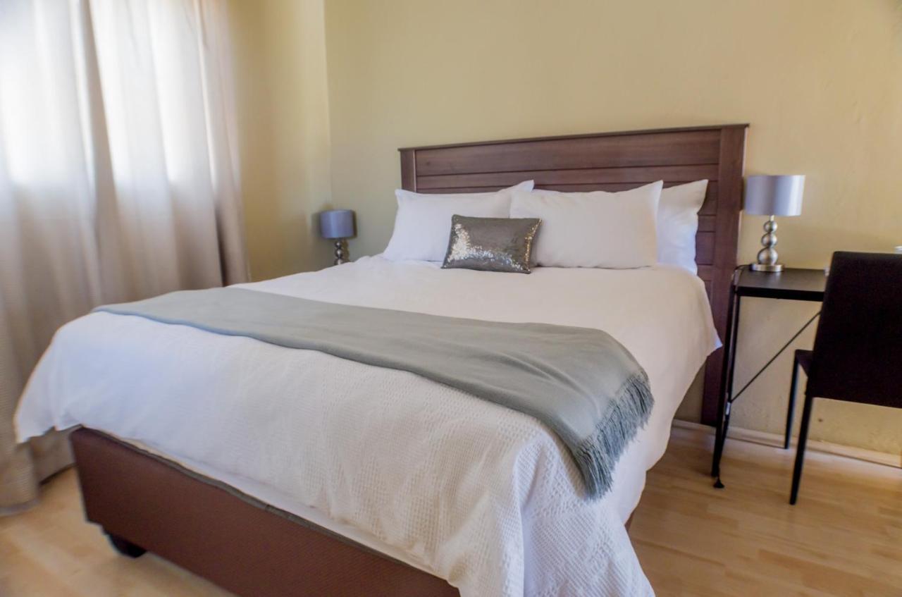 Seroloana Guest House Рустенбург Екстериор снимка
