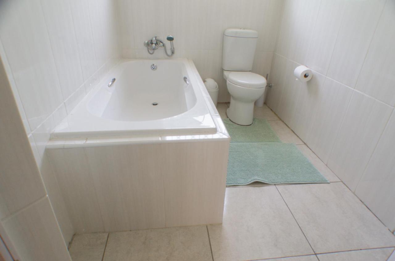 Seroloana Guest House Рустенбург Екстериор снимка